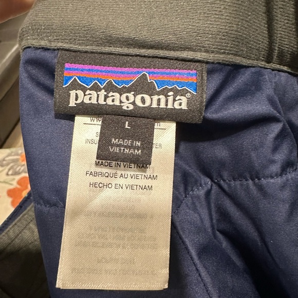 Womens like new Patagonia snowboard pants - Picture 6 of 6